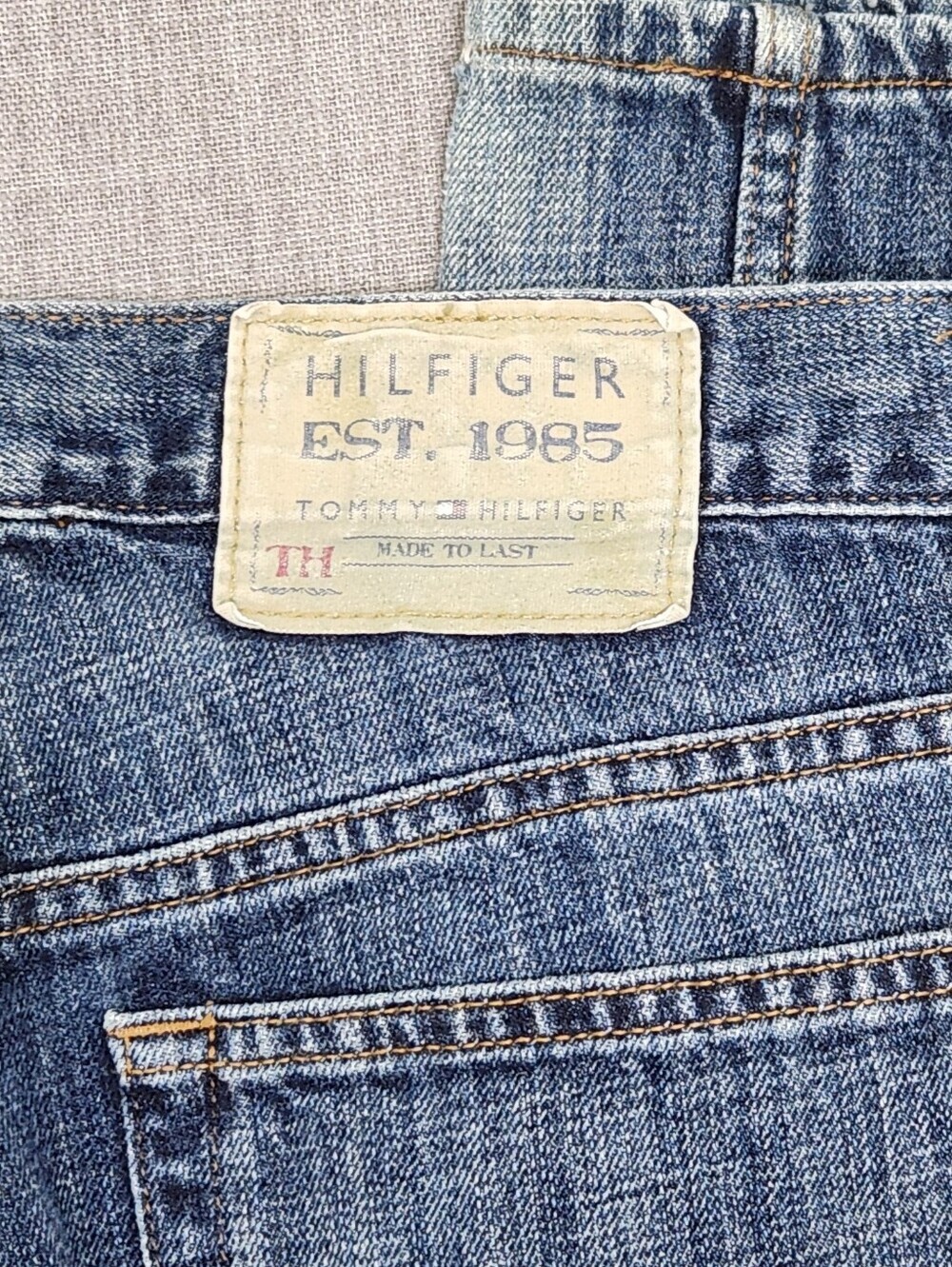 Tommy Hilfiger Custom Straight Medium Wash Denim Jeans 32 × 32 - Picture 5 of 12